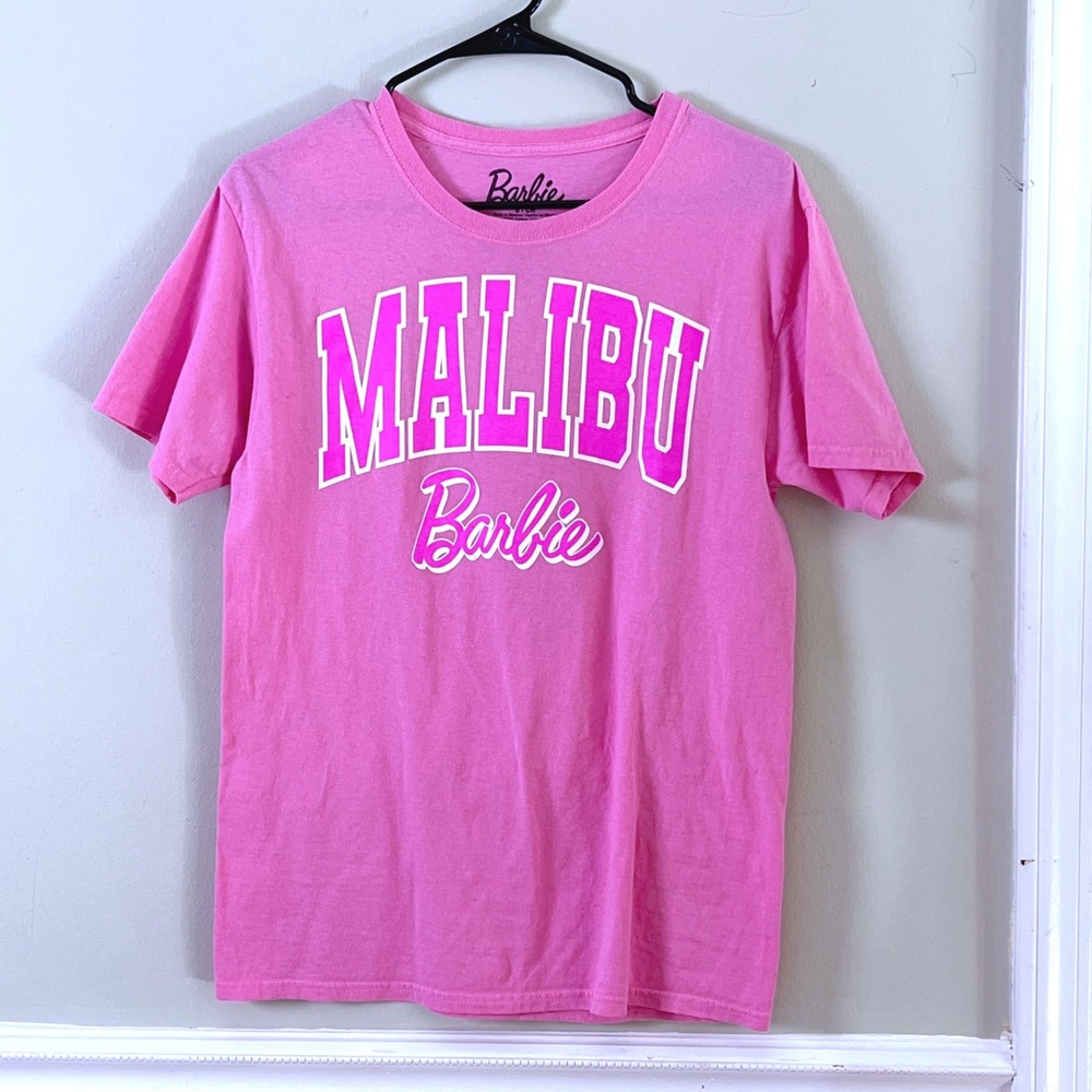 Barbie Graphic T-Shirt Small Womens Malibu Logo Short Sleeve Pink Barbiecore Tee